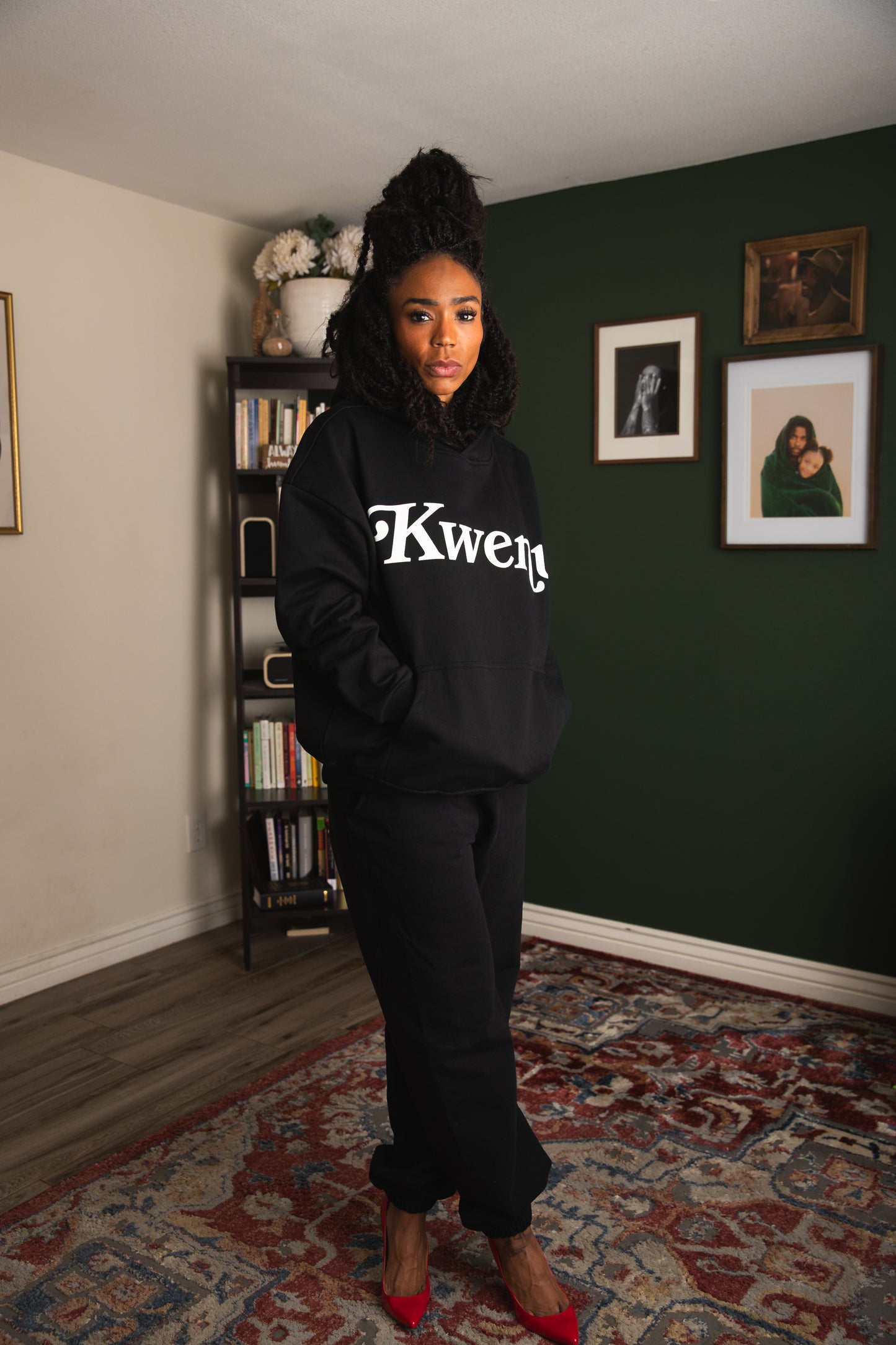 Kwenu Script Hoodie (Black/White)